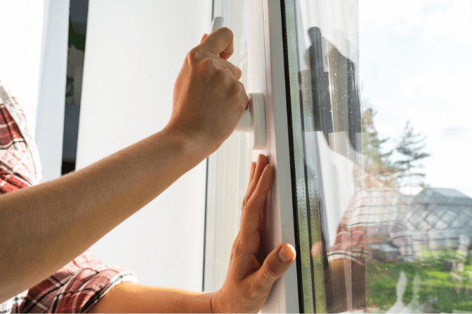 closing double glazed windows